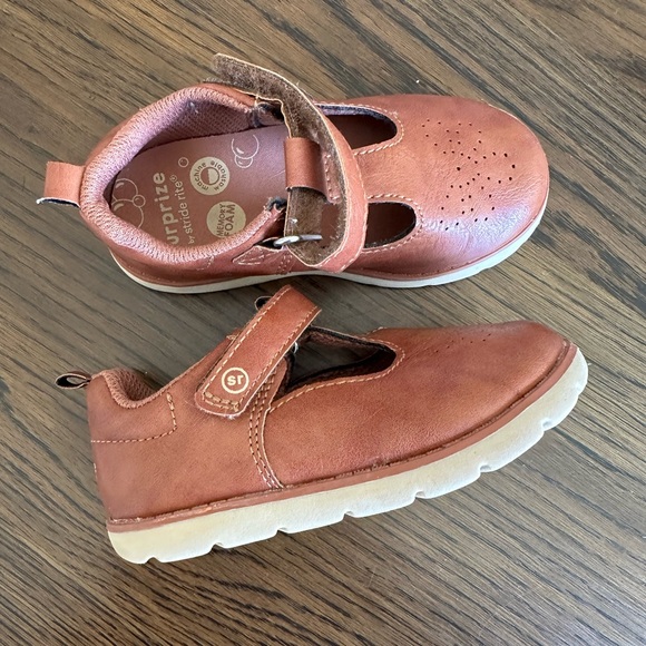 Stride Rite Leather Toddler Girl Shoes - Picture 2 of 2